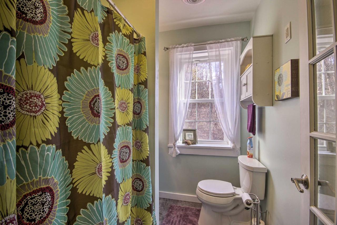 Quiet Escape With Hot Tub, 5 Miles To Raystown Lake! Holiday home Entriken