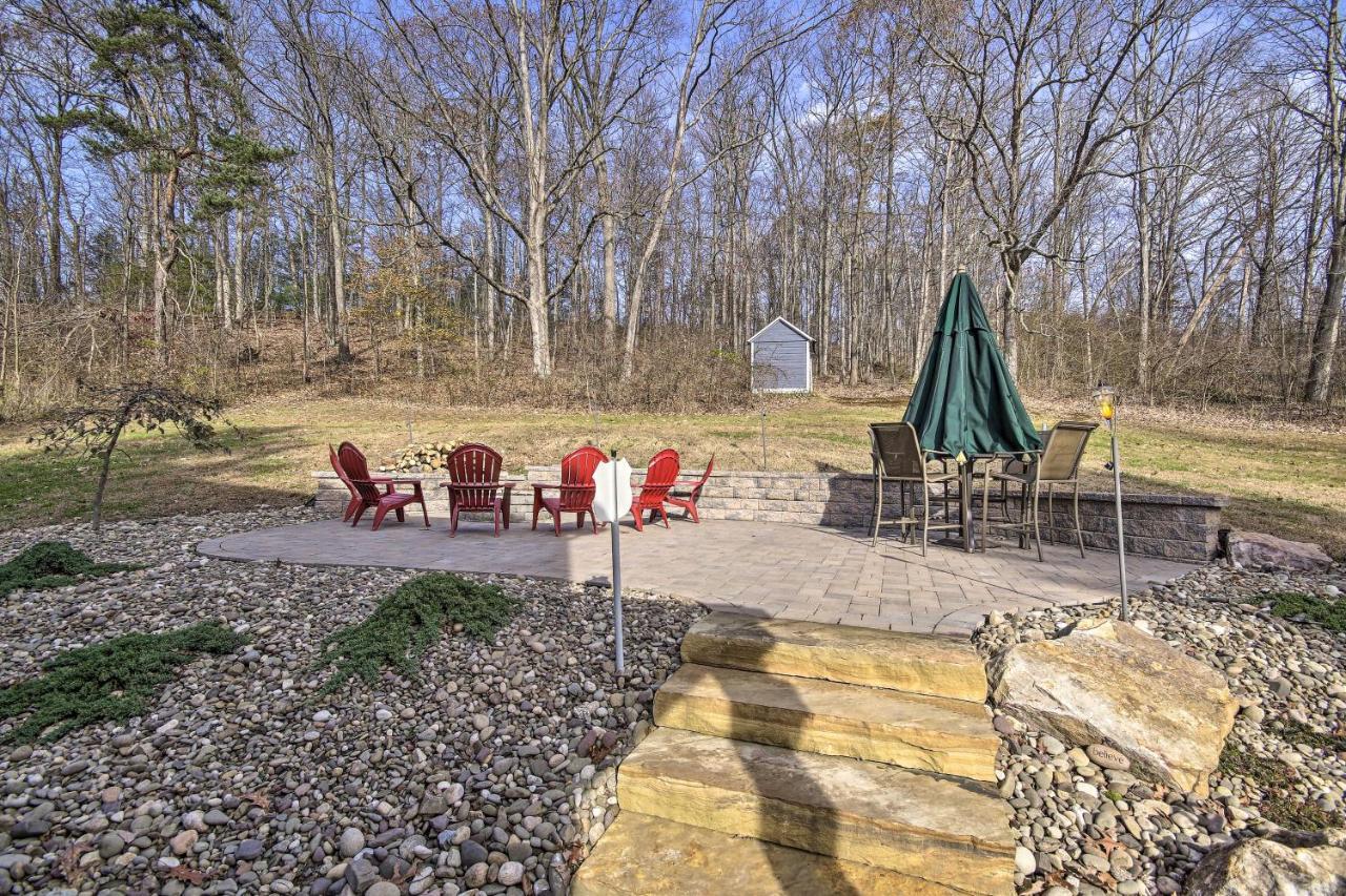 Quiet Escape With Hot Tub, 5 Miles To Raystown Lake! Holiday home